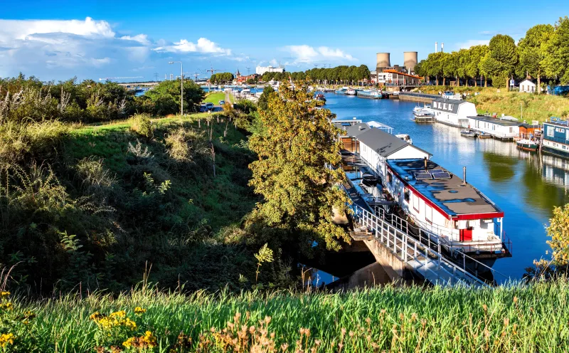 Port of the town of Maasbracht, Juliana Canal