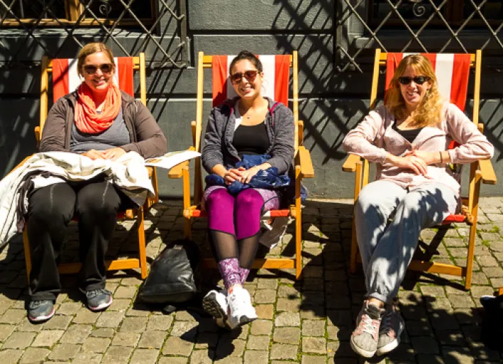 The Radweg-Reisen employees Damaris Herter, Larissa Großhardt and Lena Higgelke