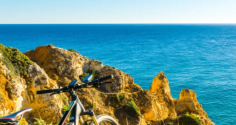 The Costa d'Oiro