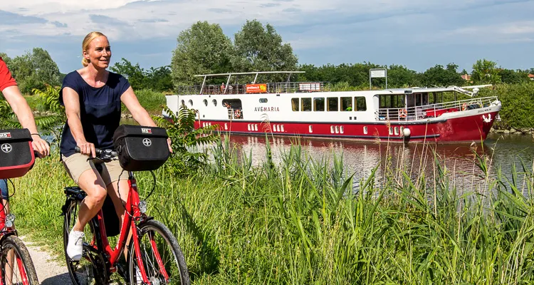 Bike & online boat world